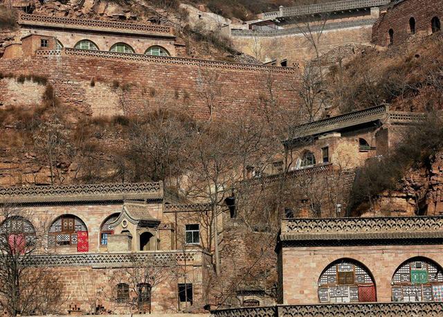 真实的陕北窑洞生活，富裕人家与穷苦人家差距大！