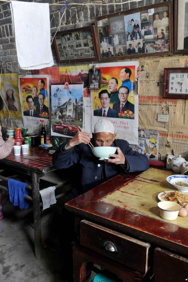 真实的陕北窑洞生活，富裕人家与穷苦人家差距大！